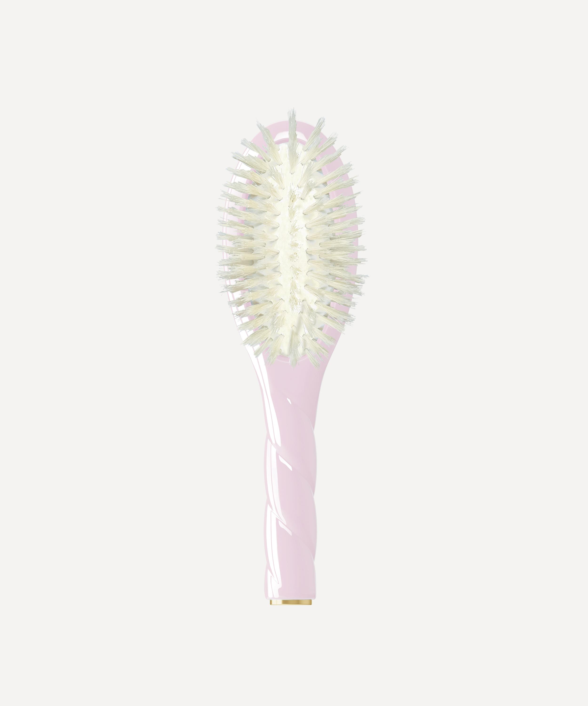 N.06 The Baby Hair Brush