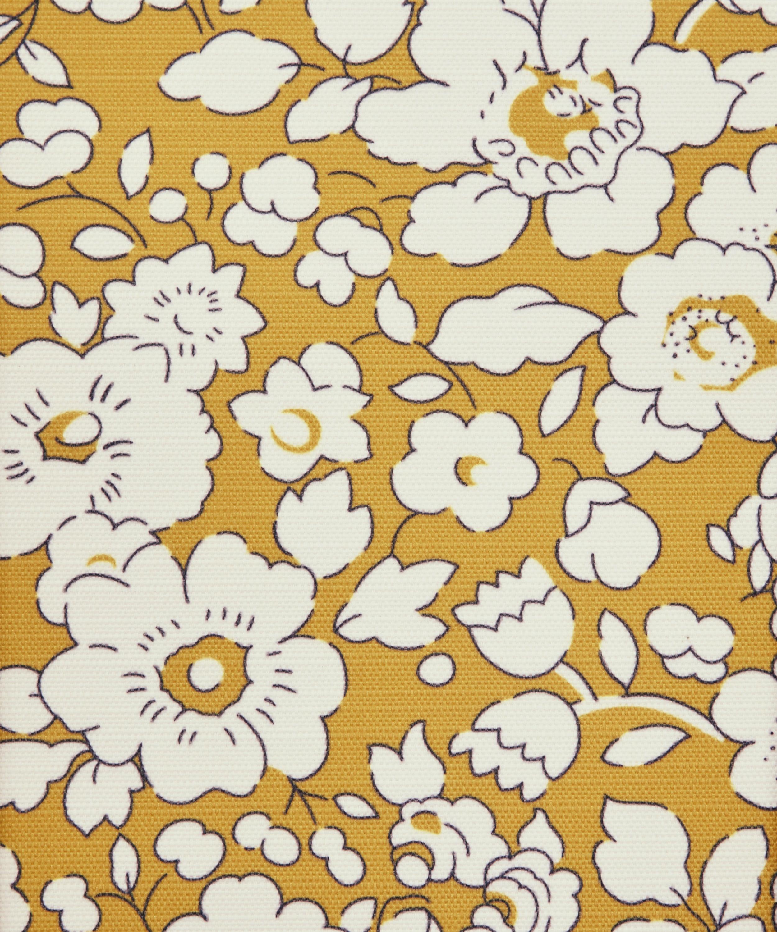 Betsy Bloom Easton in Fennel â Outdoor